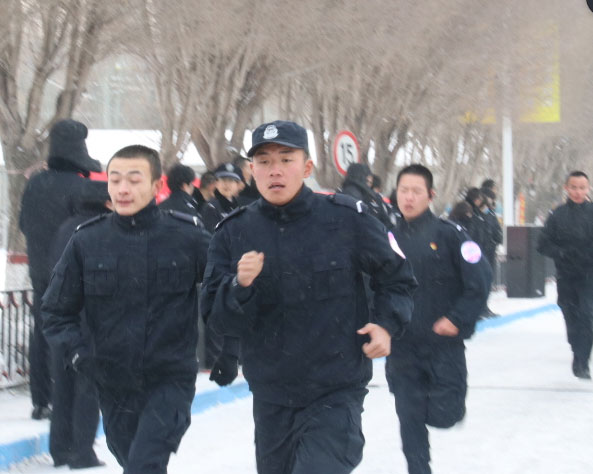 新疆大學生公益跑活動走進新疆司法警官學校