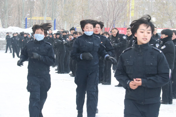 新疆大學生公益跑活動走進新疆司法警官學校